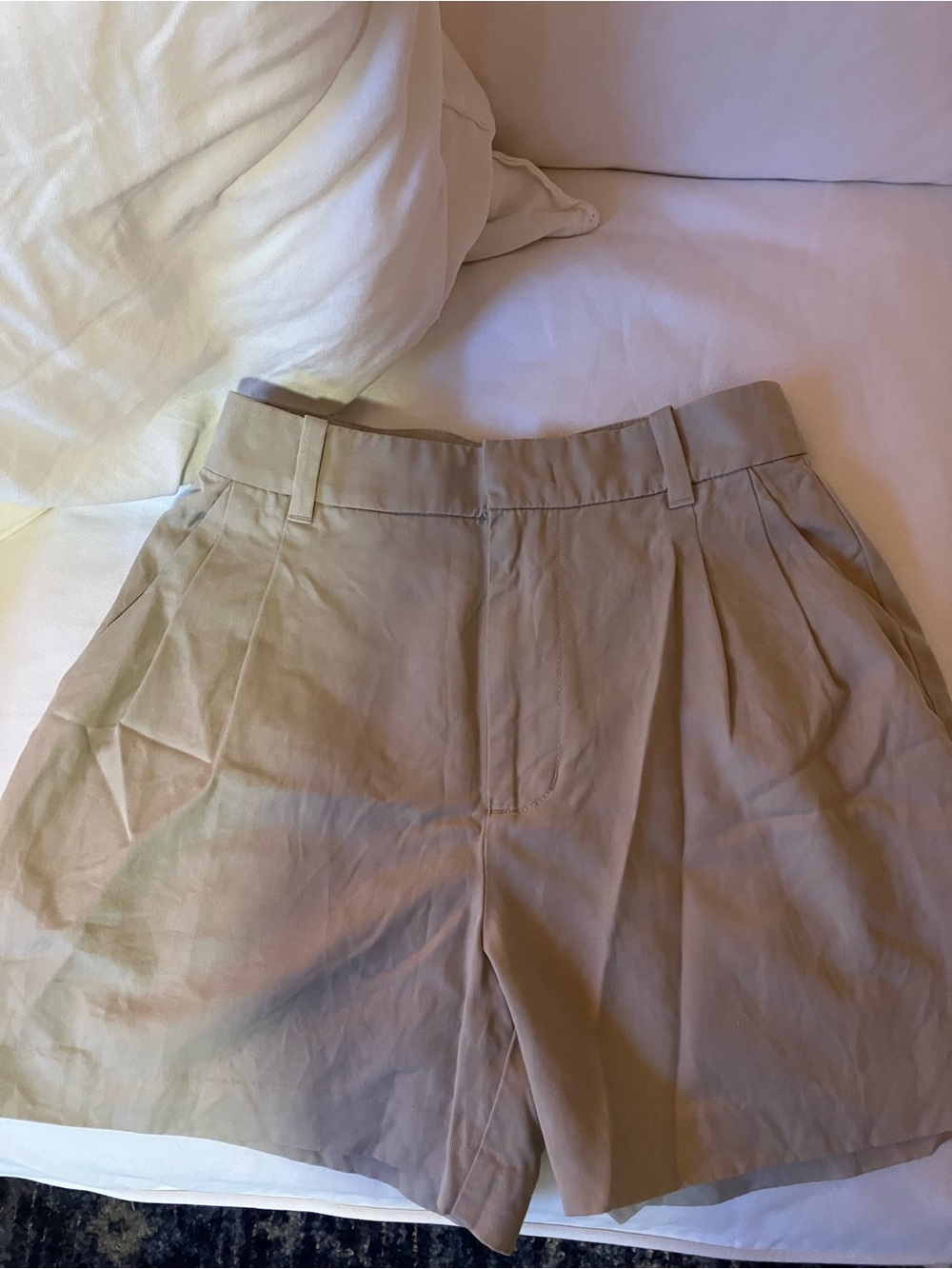 Madewell tan shorts
